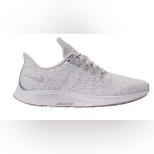 Nike Women's Light Gray Athletic Shoes